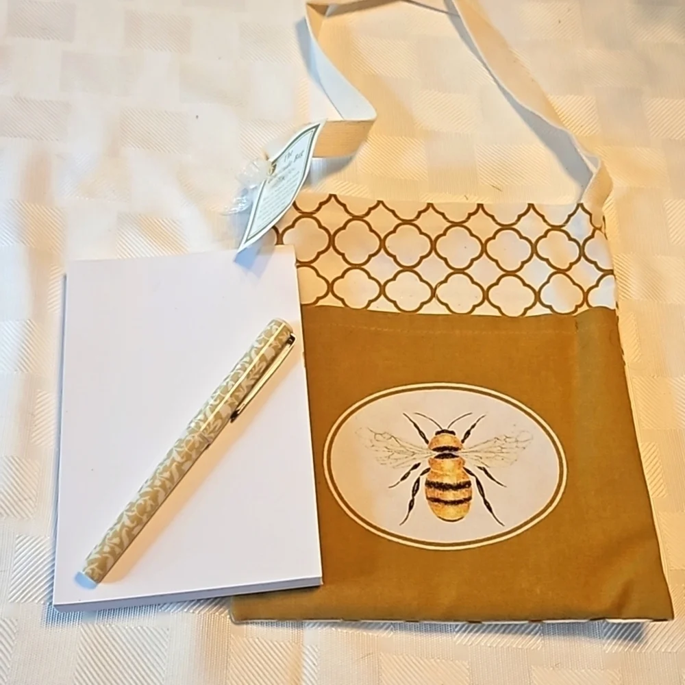 Alice's Cottage Gratitude Bag Bee Note Pad and Pen NWT